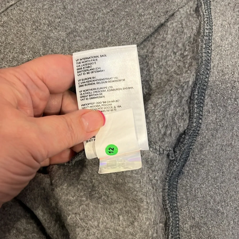 The North Face Heritage Patch Gray Crewneck Sweatshirt Men’s Classic
